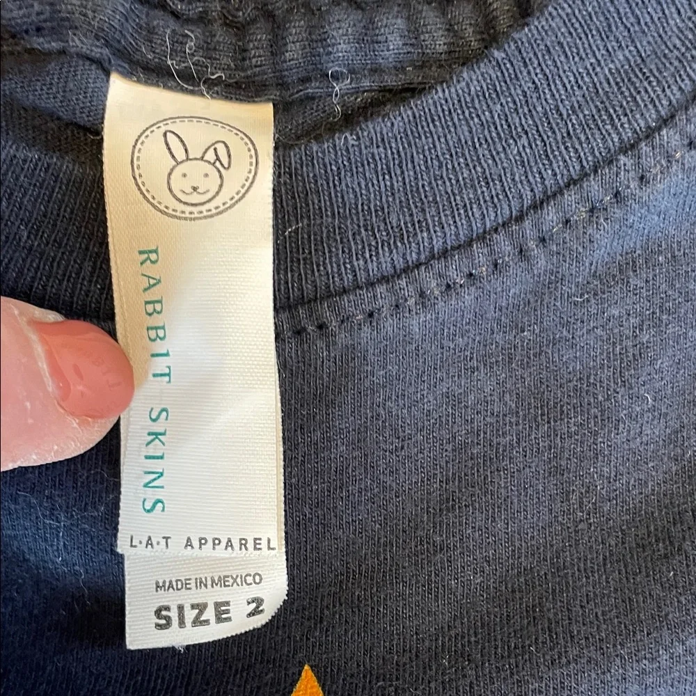 Rabbit Skins Navy Tee with Happy Heart-Eyed Flame Design Kids size 2